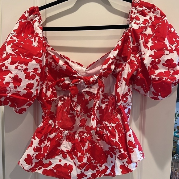 NWT Red Floral Puff Sleeve Top - Picture 4 of 6